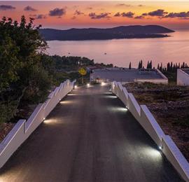 Luxury 5-Bedroom Sea-View Villa with Heated Infinity Pool in Orasac near Dubrovnik – Sleeps 10